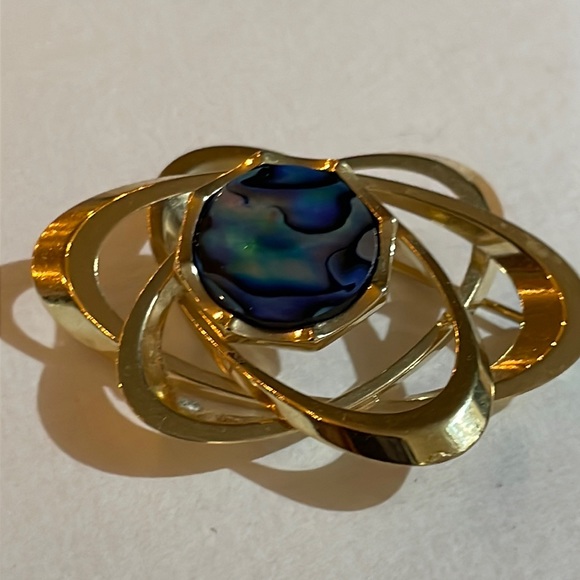 Vintage Abalone Shell Goldtone Swirl Brooch 4 1/2x3cm Abalone Shell, cosmic - Picture 1 of 7